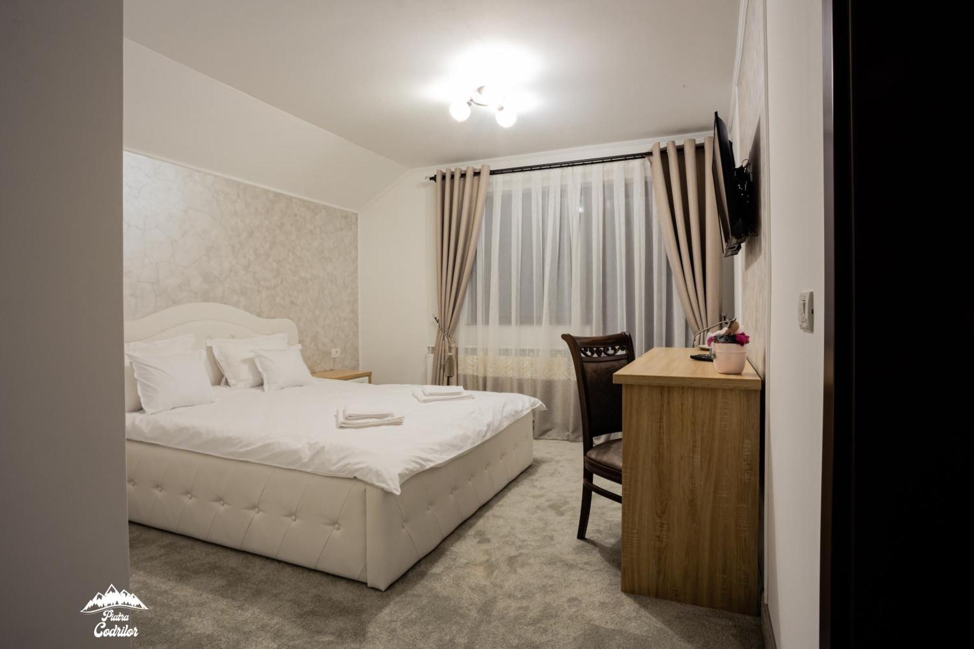 Piatra Codrilor Hotel Dorna-Arini Buitenkant foto